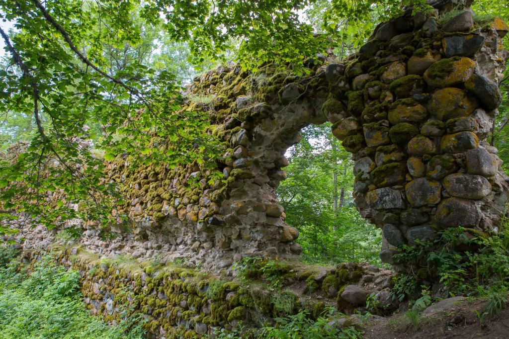 Helme Castle Ruins-1